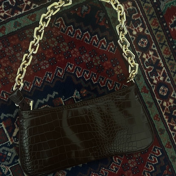 Golden chain strap animal embossed shoulder bag - Picture 3 of 3